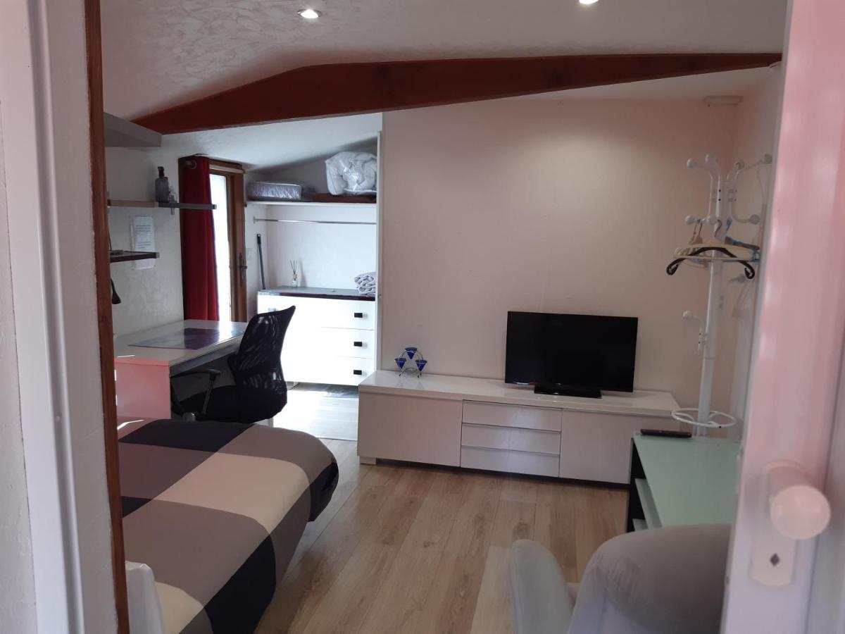 Apartament Studio Independant Saint-Illiers-la-Ville Zewnętrze zdjęcie